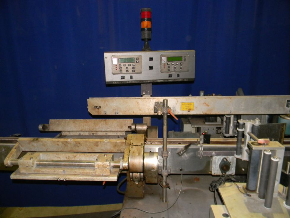 Quadrel Front and Back Wrap Labeler  